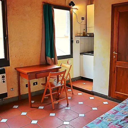 Alessandro's Small Florencia